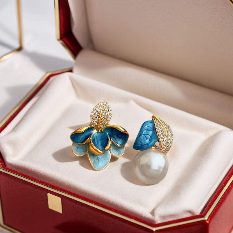 Elegant Pearl Petal Stud Earrings New Style Alloy Women's Jewelry Casual Luxury Vintage French Fashion Pearl Drop Earrings