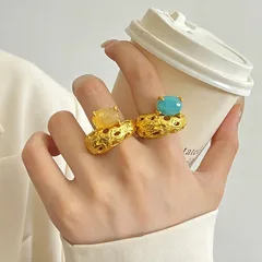 Retro Geometric Open Ring For Women In Zinc Alloy With Amber Inlay Featuring Electroplated Finish