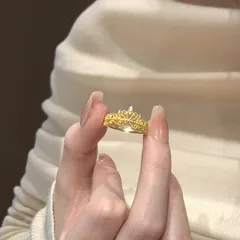 Sweet Crown Ring For Women In Copper Alloy With Rhinestones, Perfect For Spring